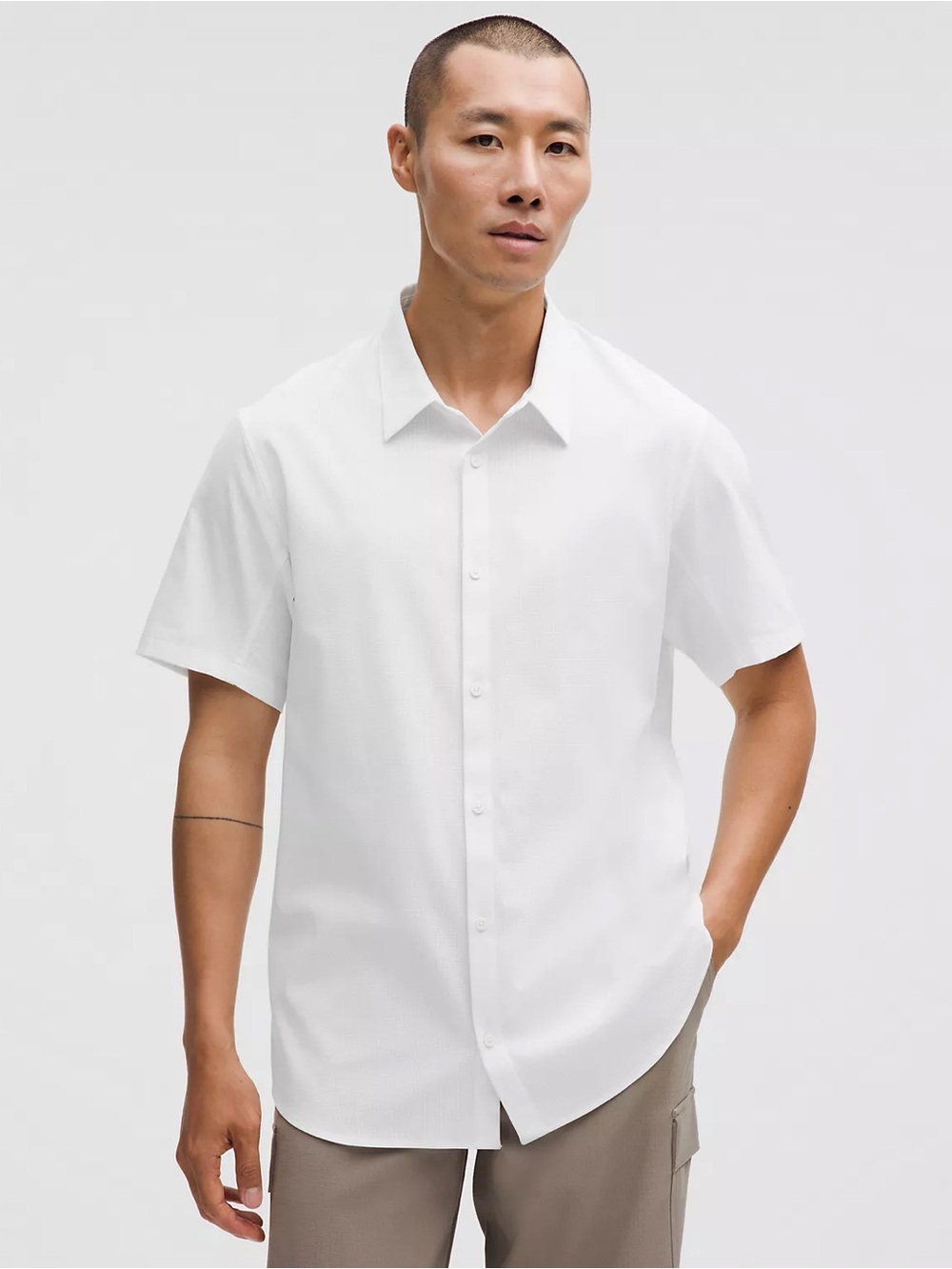Lululemon athletica Airing Easy Short-Sleeve Mens Shirt Size XL Fitted White